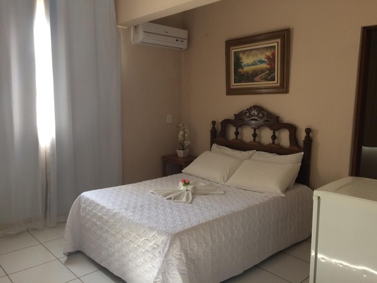 Hotel Vale Verde Santa Maria do Suaçuí Buitenkant foto